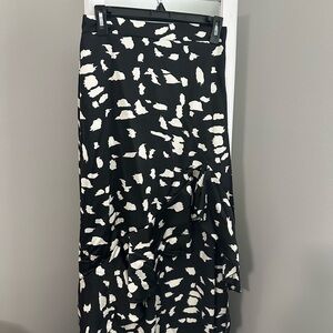 Chic Asymmetrical Black and White Skirt